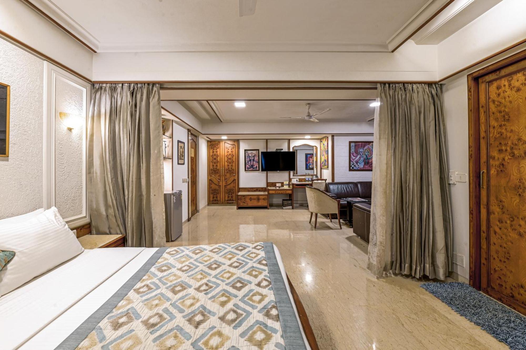 Regal Enclave Hotel Mumbai Ngoại thất bức ảnh