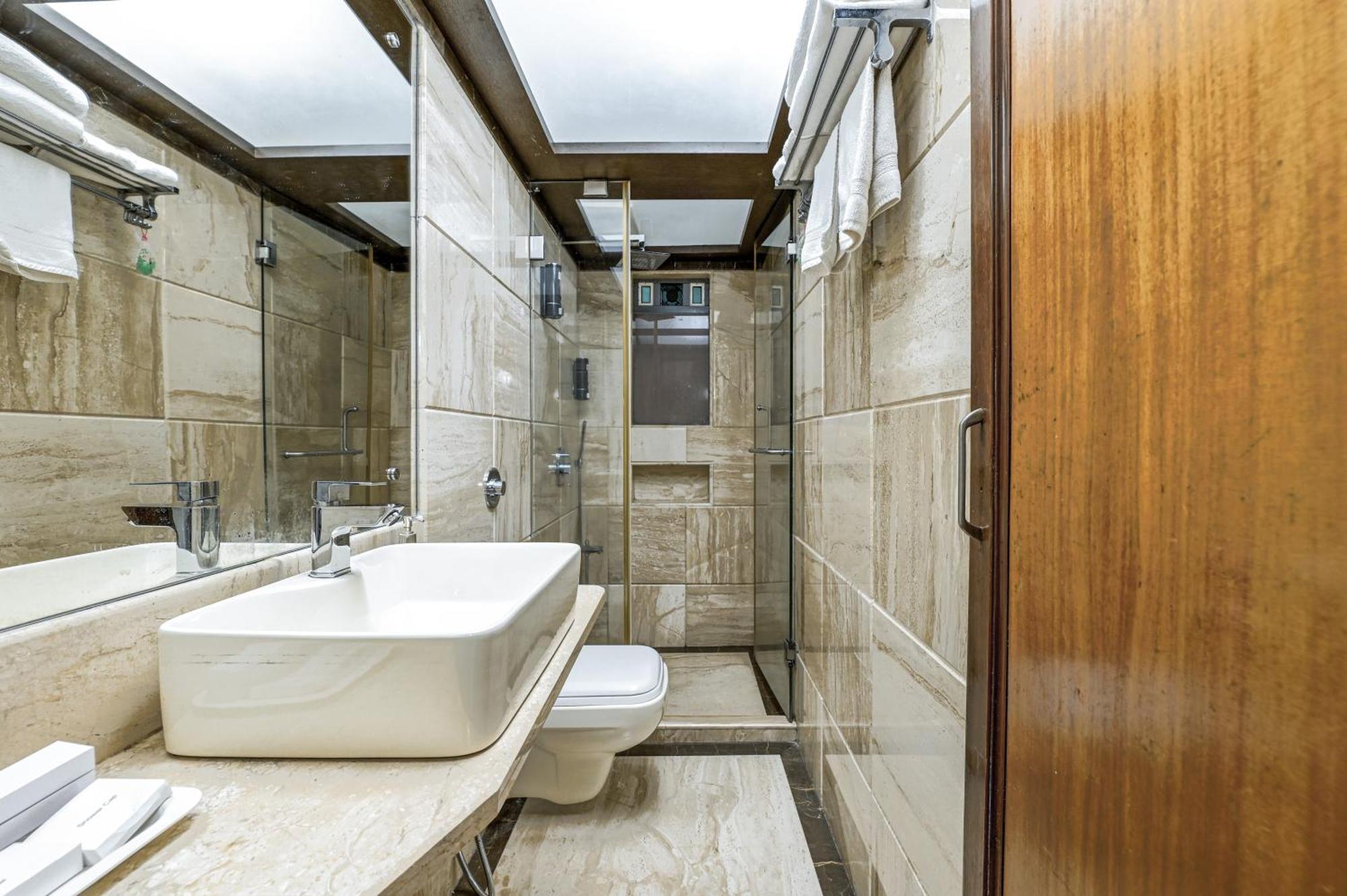 Regal Enclave Hotel Mumbai Ngoại thất bức ảnh